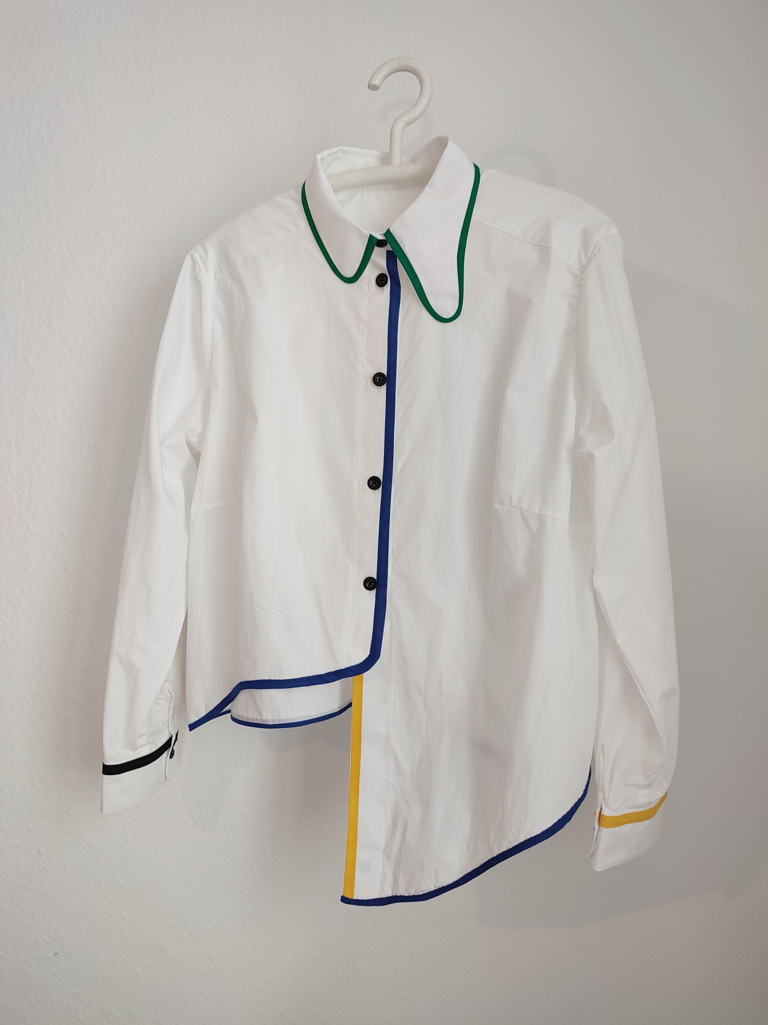 Bluse mit buntem Schrägband
