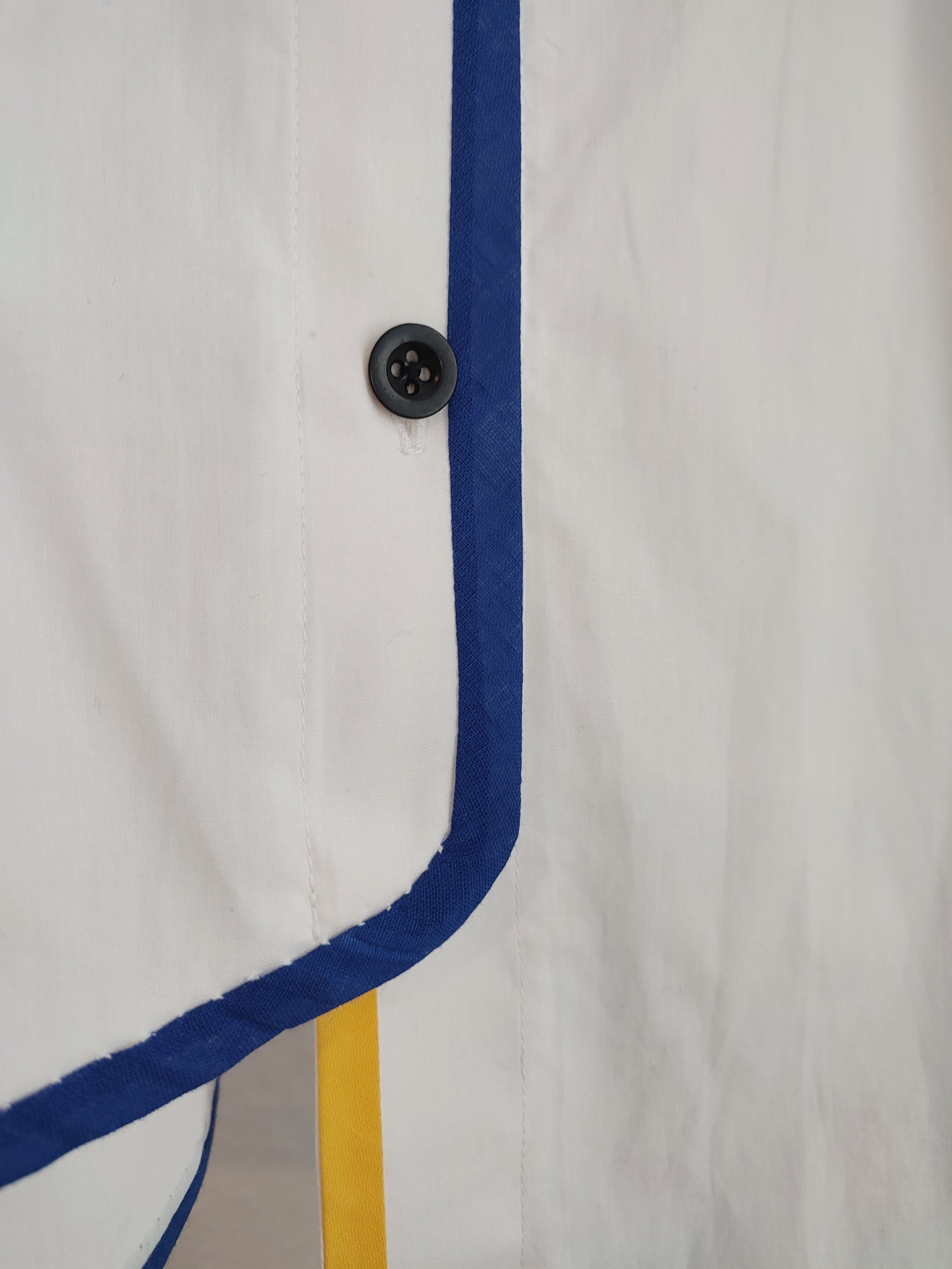 Bluse mit buntem Schrägband