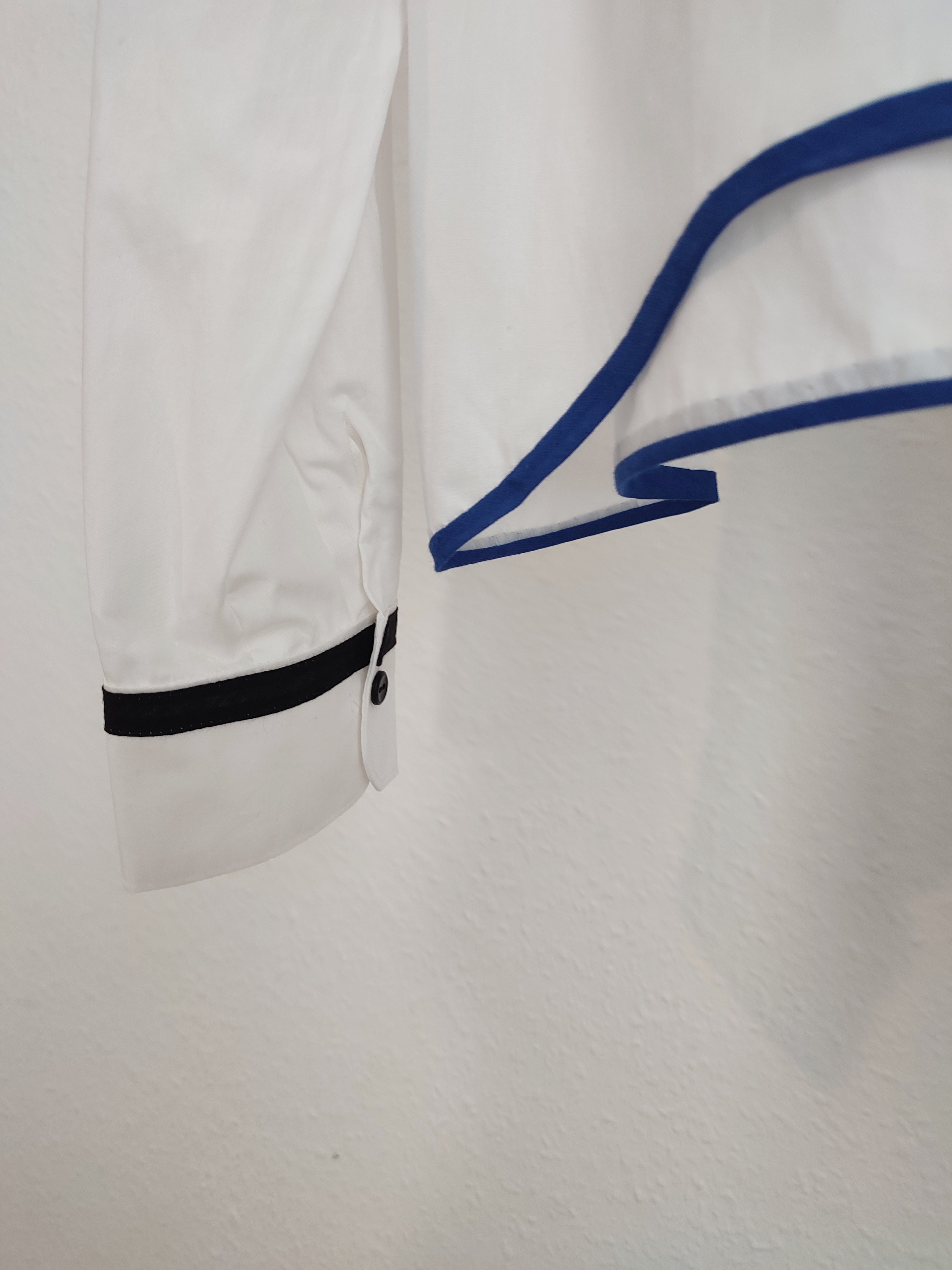 Bluse mit buntem Schrägband