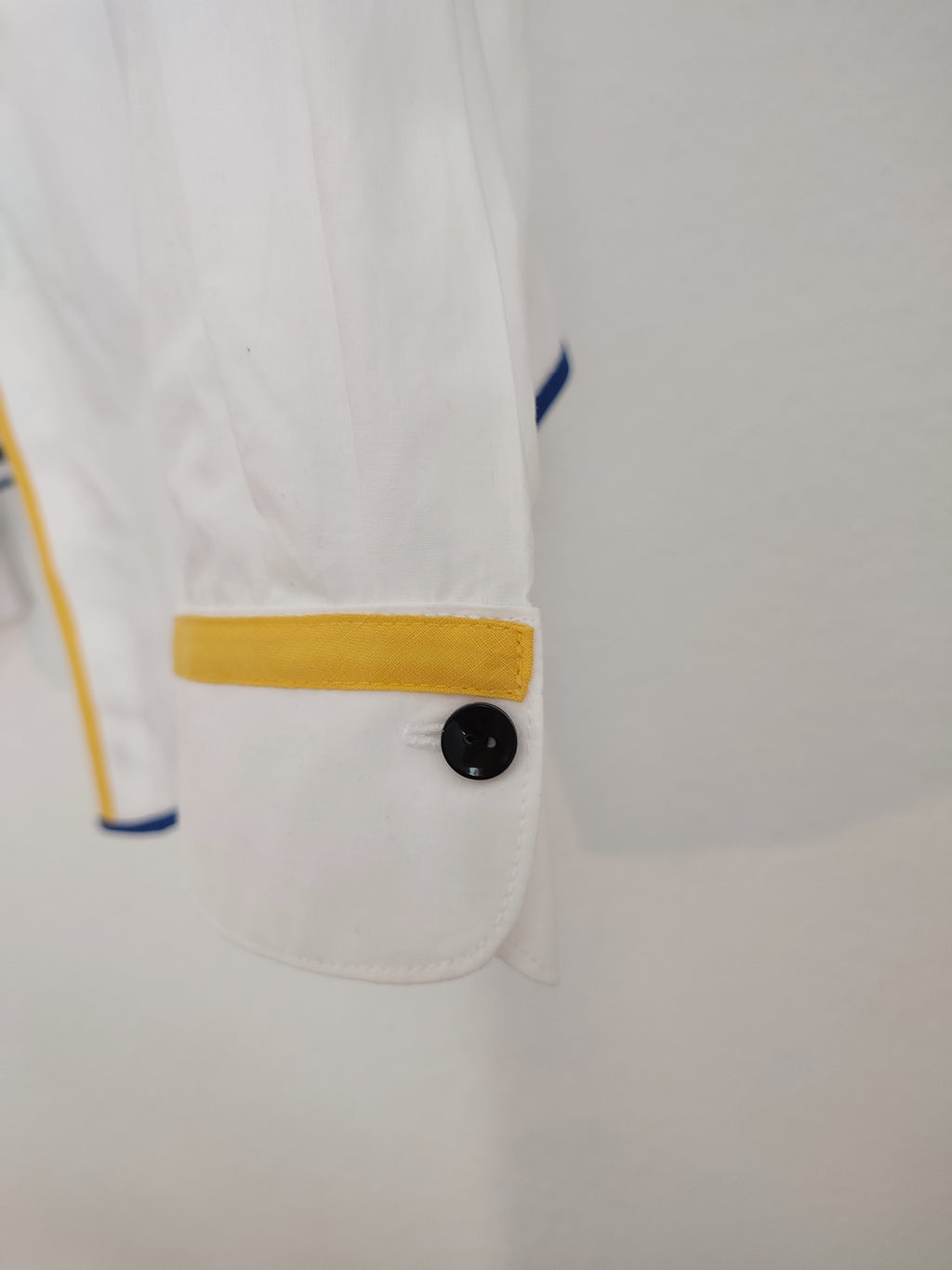 Bluse mit buntem Schrägband