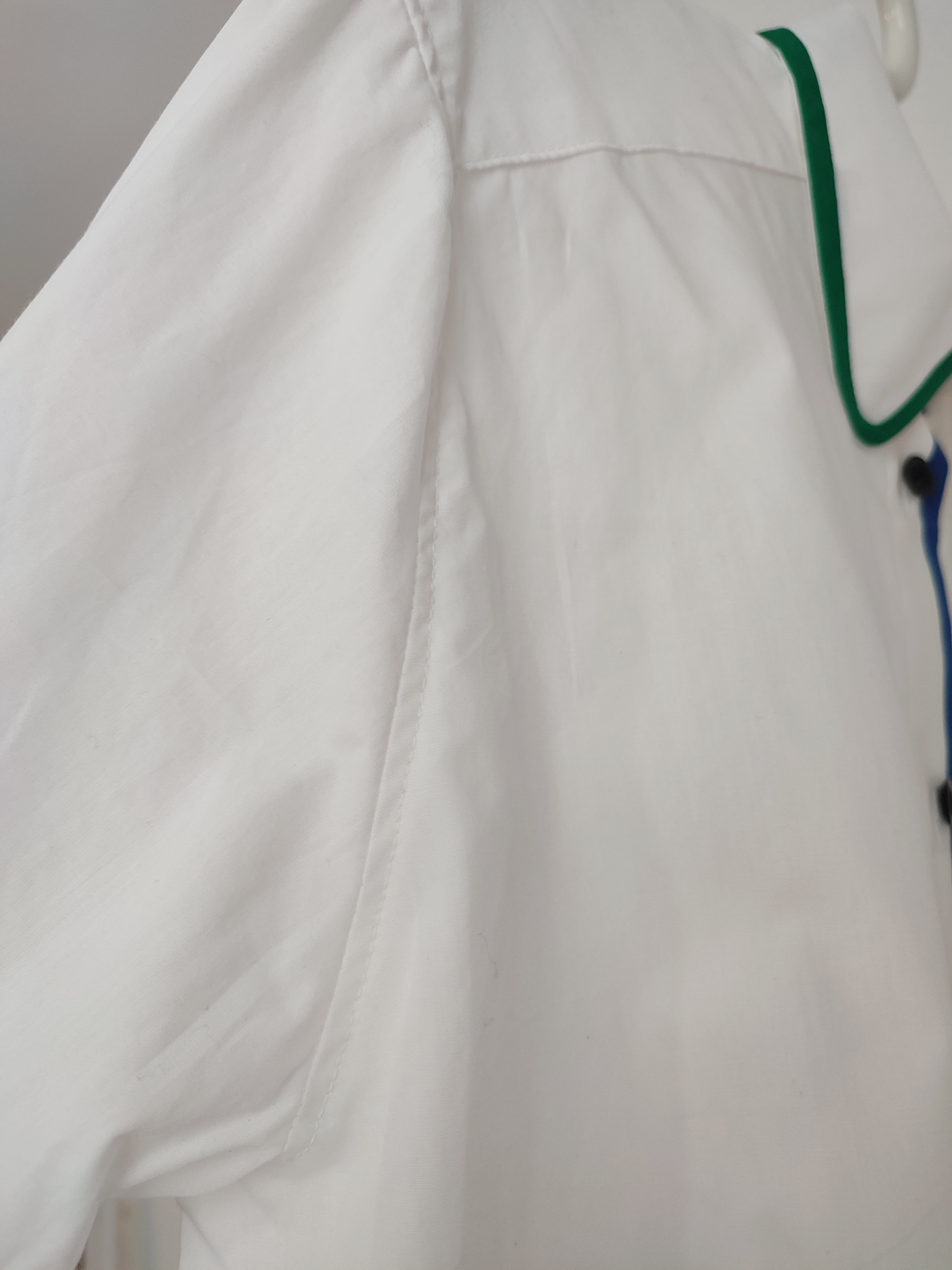 Bluse mit buntem Schrägband