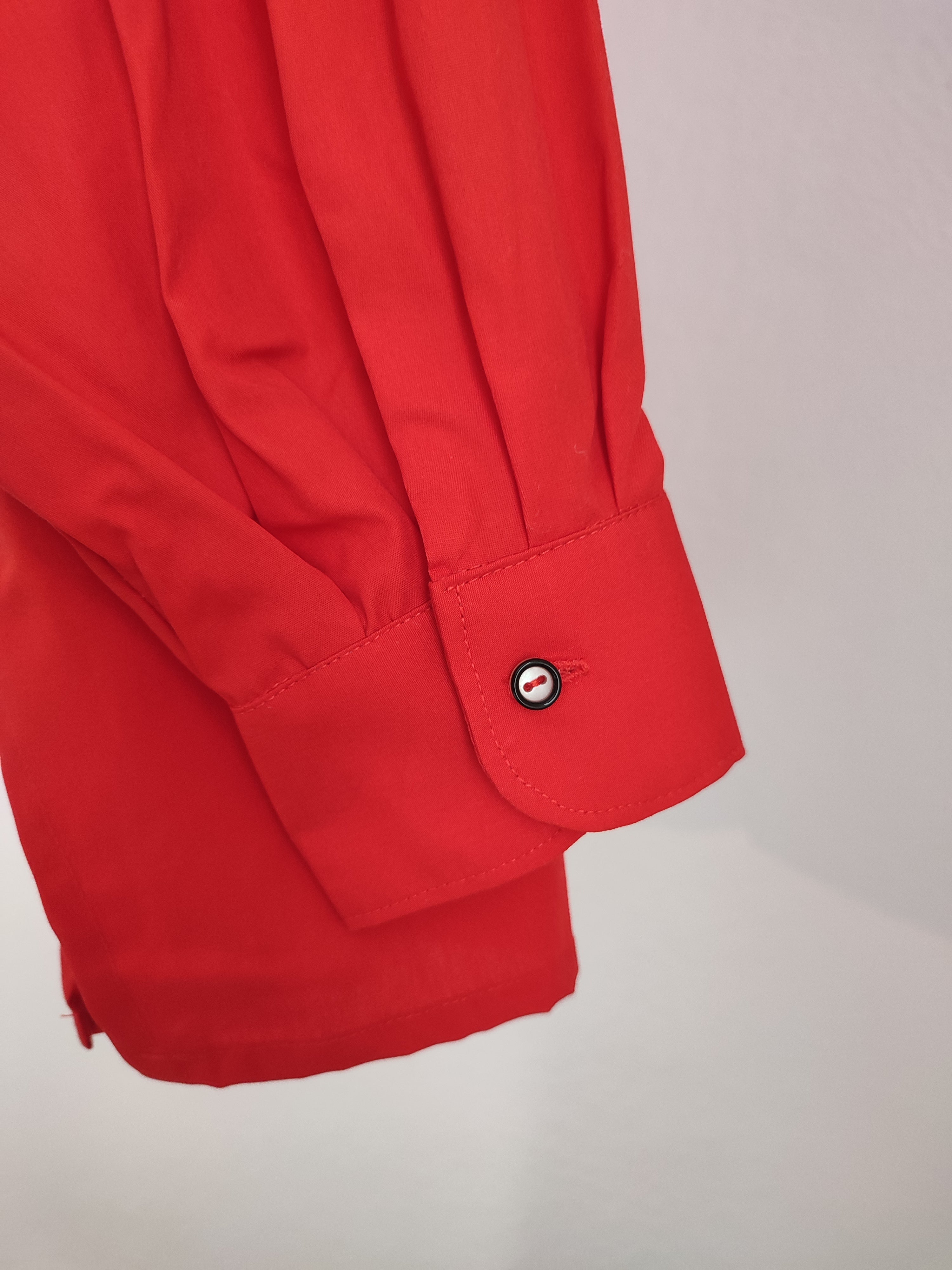 Rote Bluse