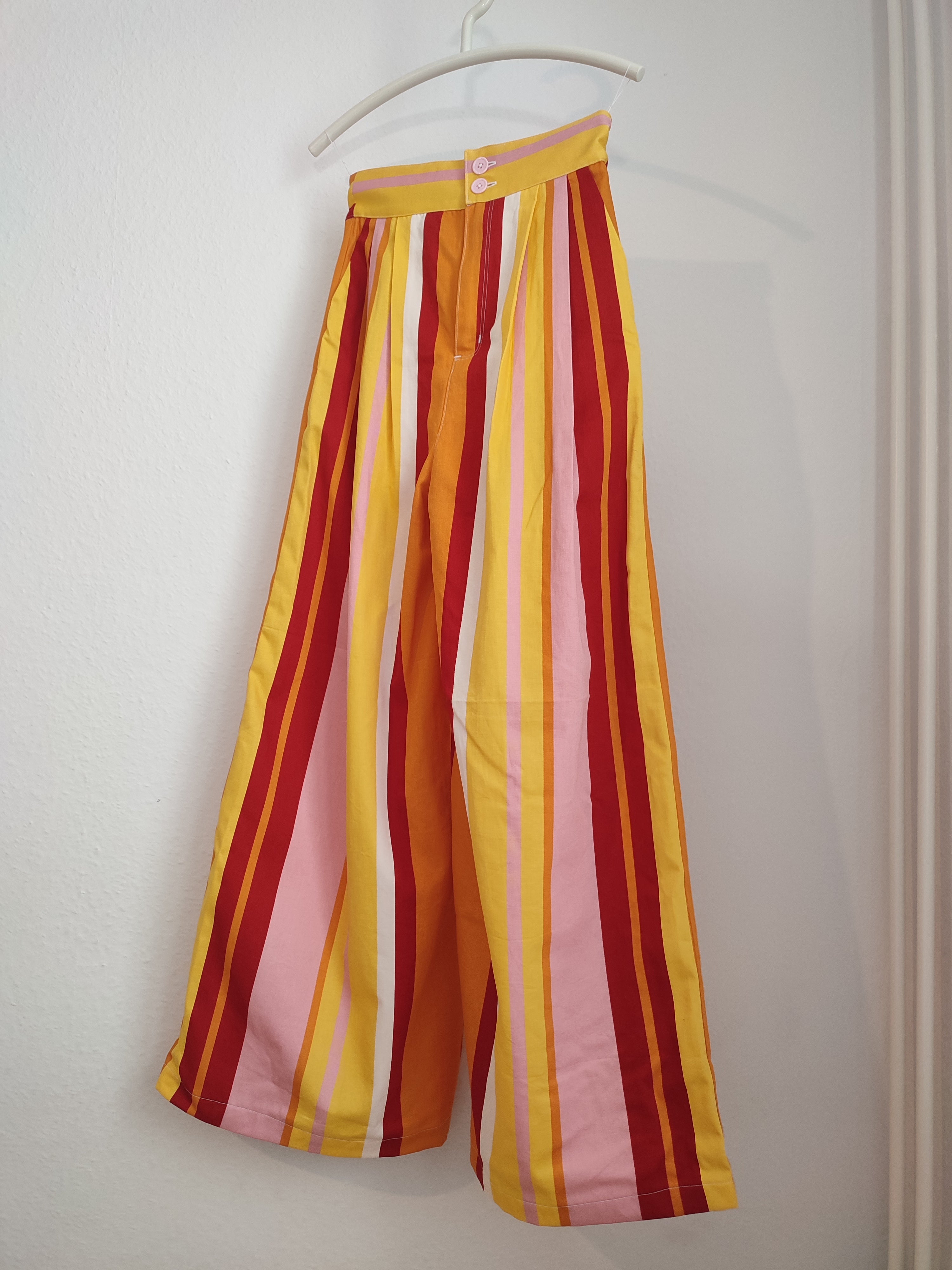 Gestreiftes Set