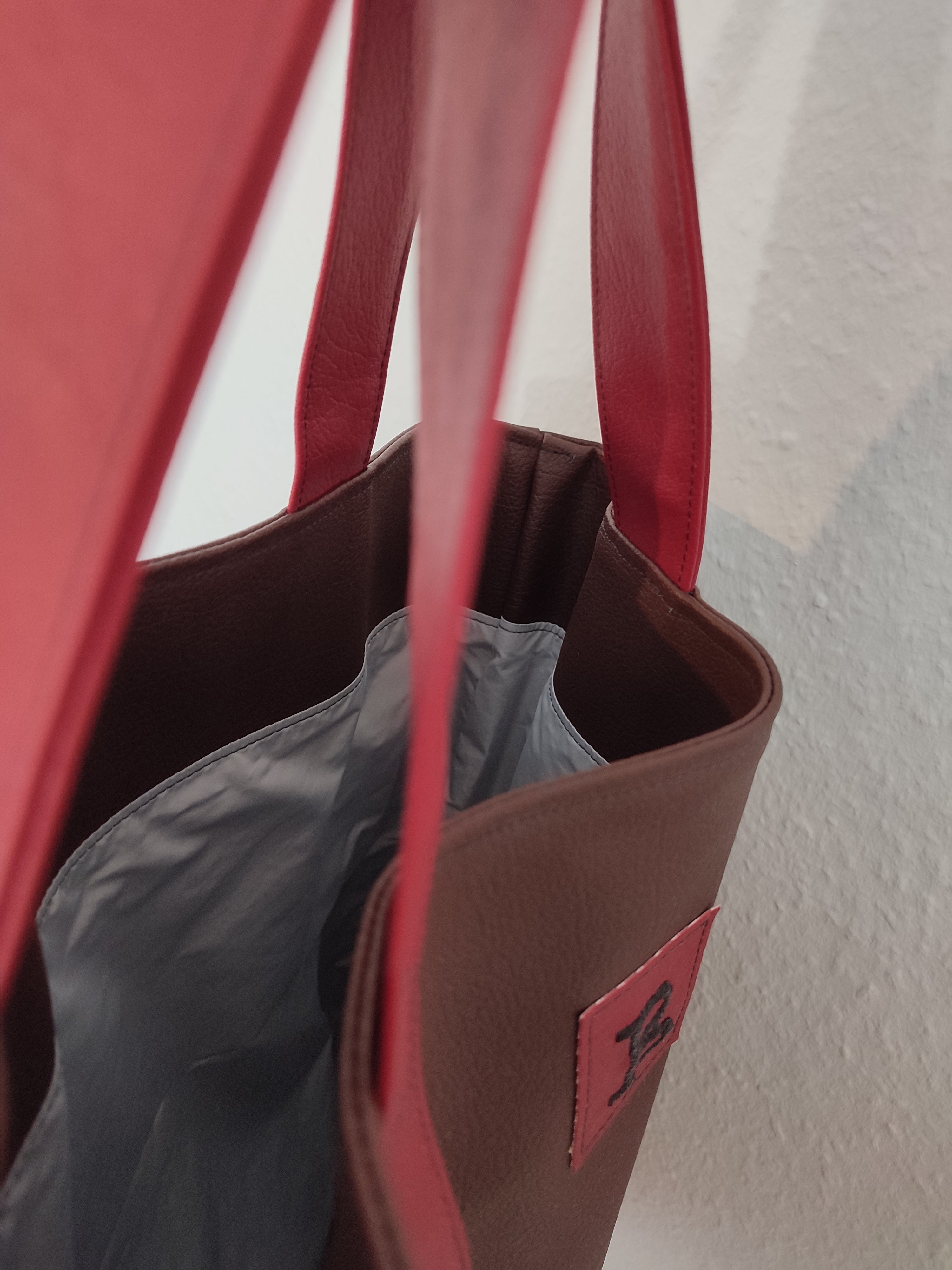 Große Tasche