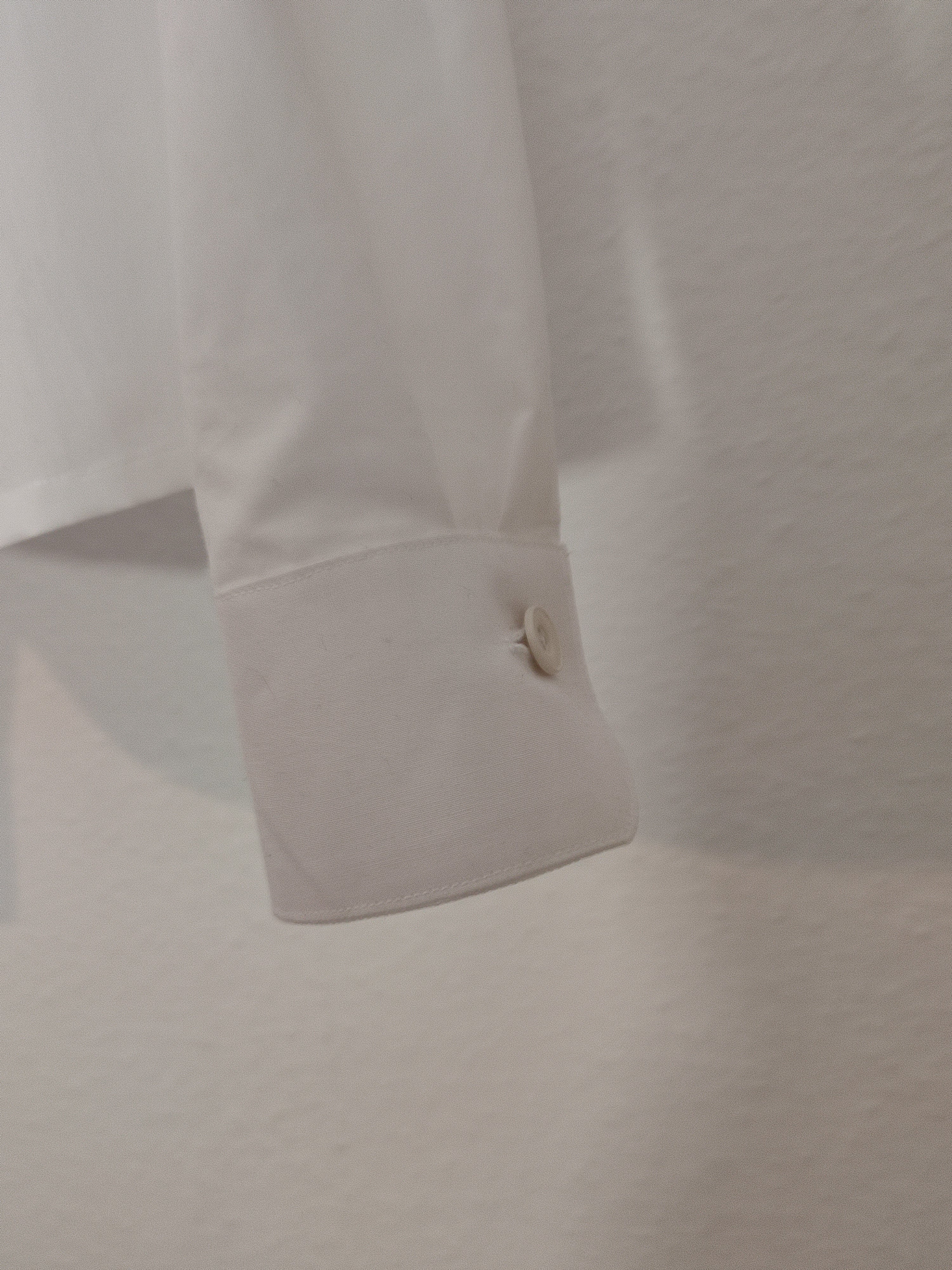 Schmale Bluse mit riesen Kragen
