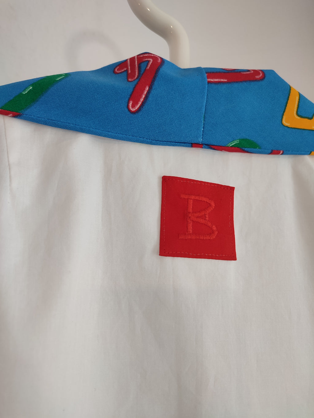 Schmale Bluse mit riesen Kragen