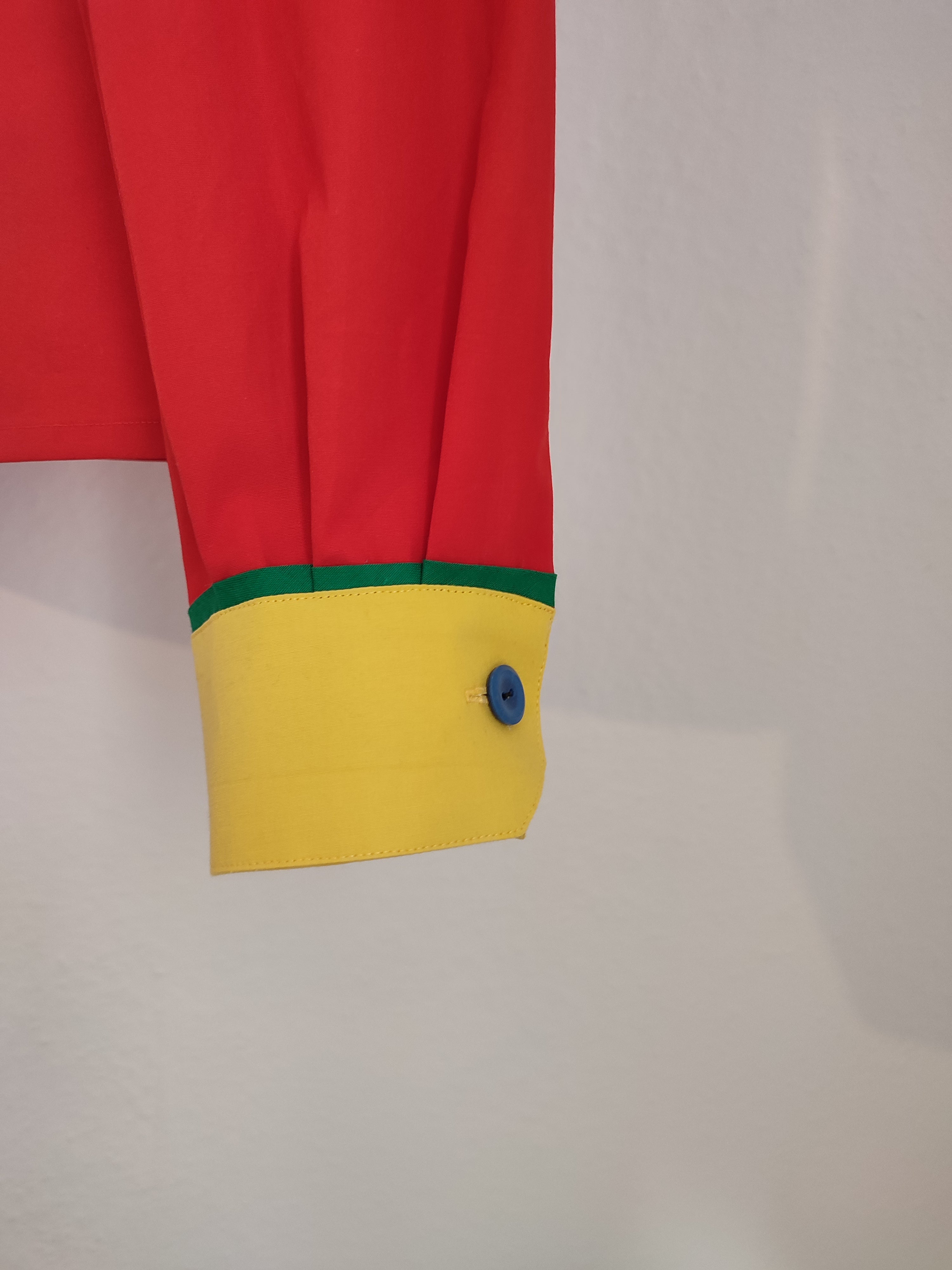 Schmale bunte Bluse