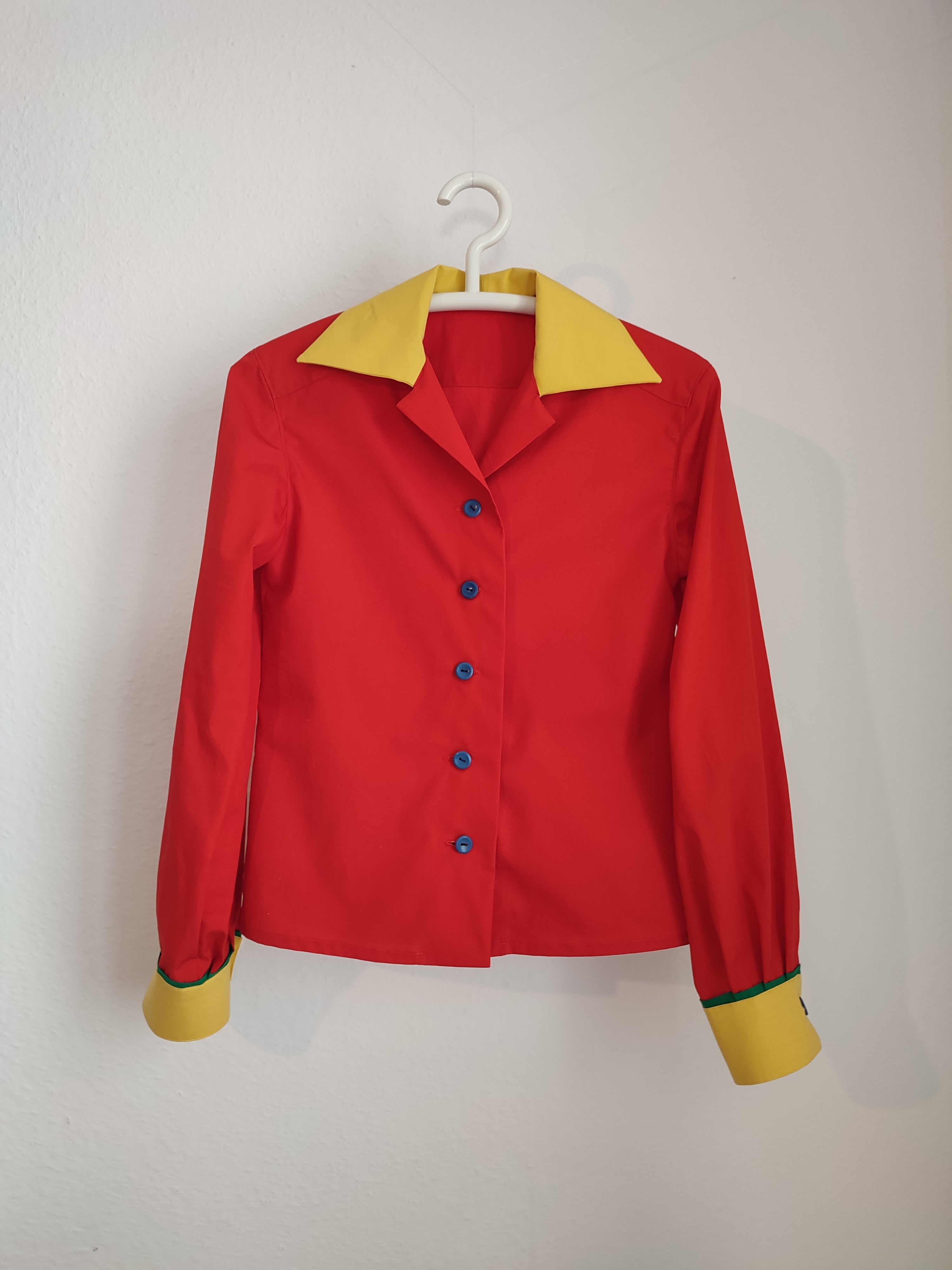 Schmale bunte Bluse
