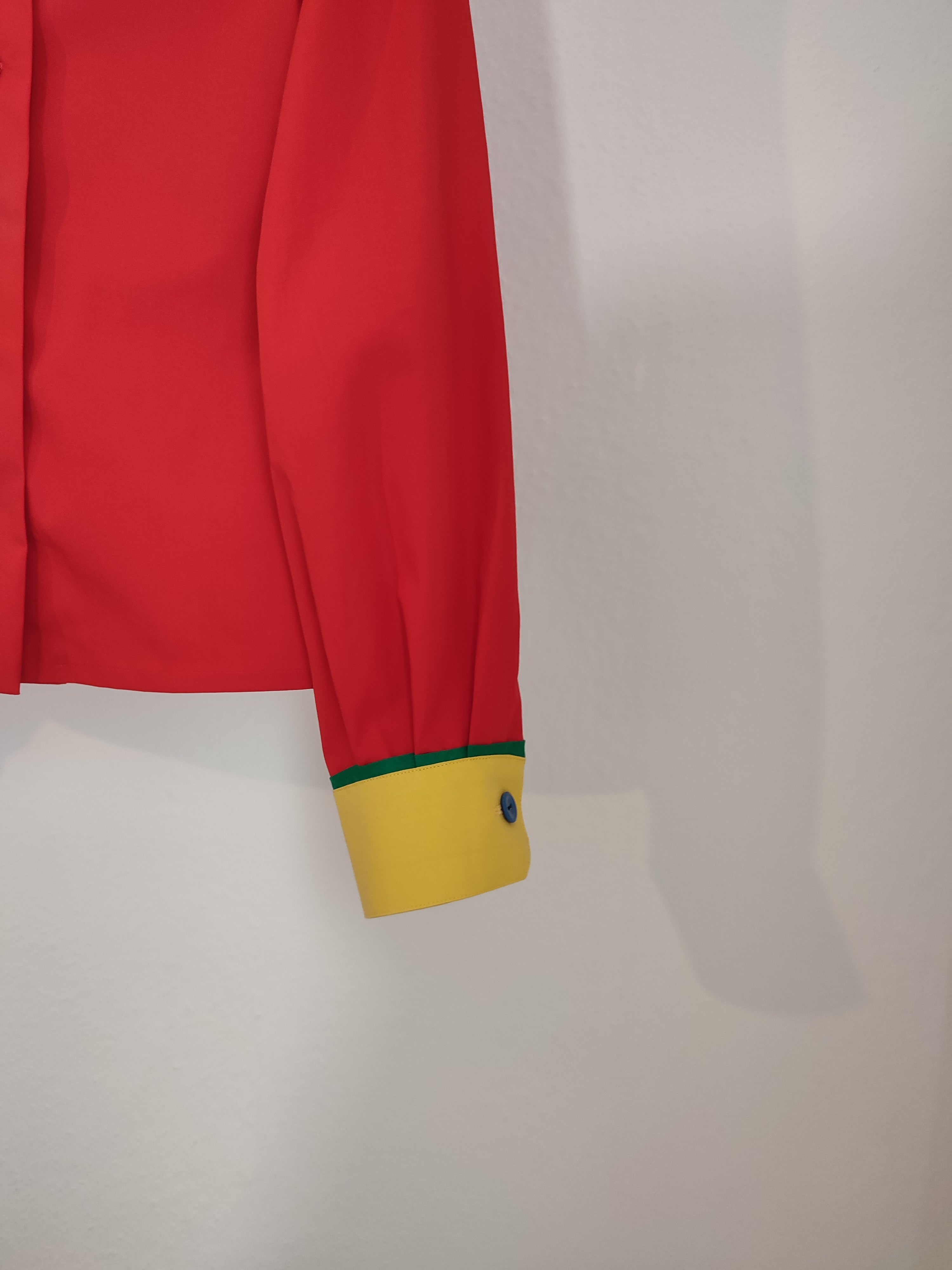 Schmale bunte Bluse