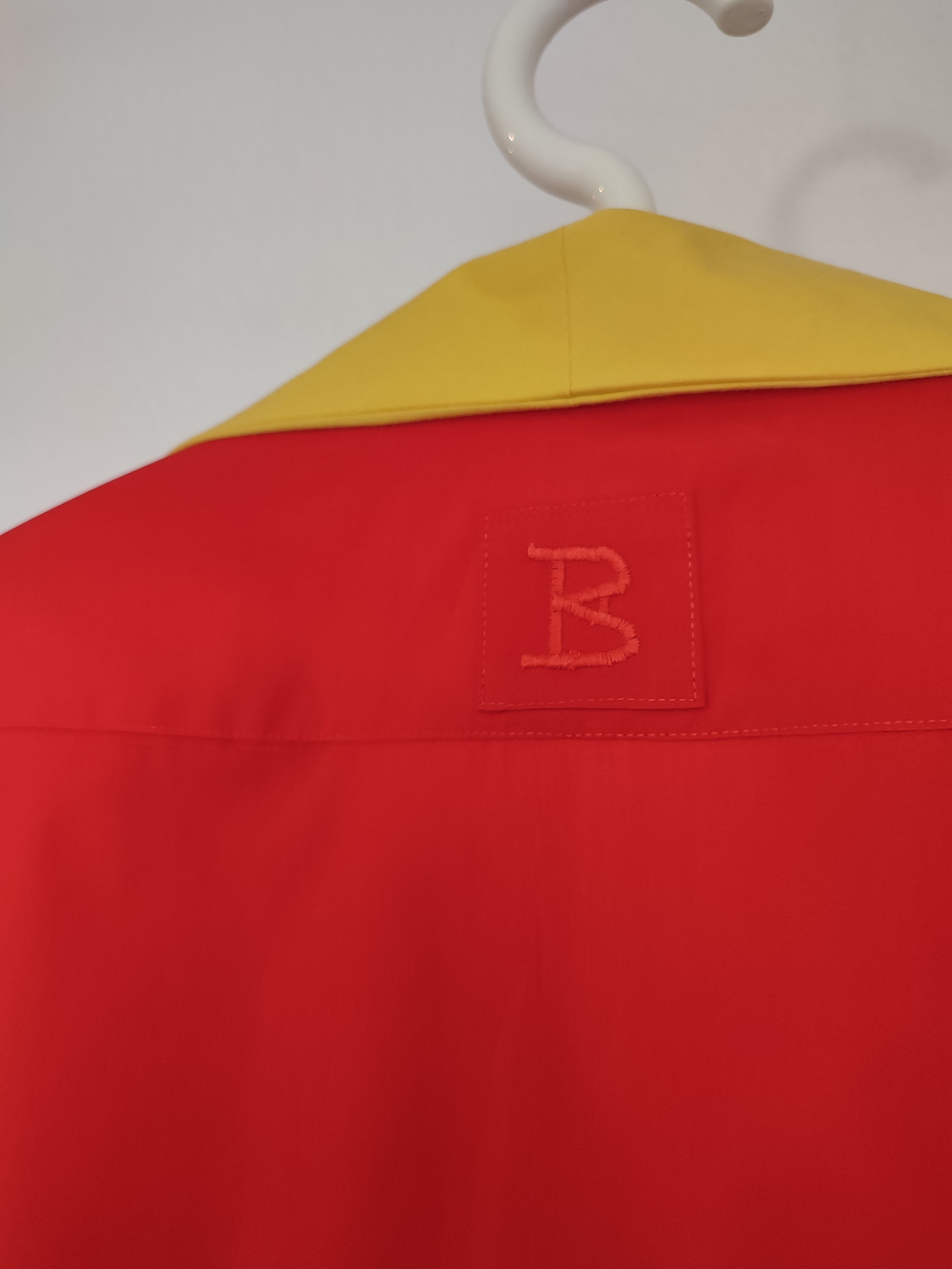 Schmale bunte Bluse