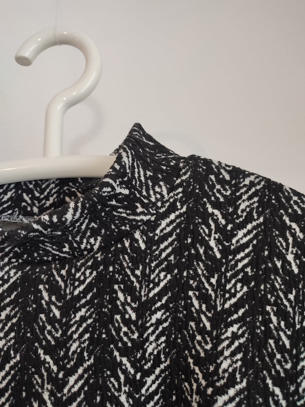 Schwarzes Kleid
