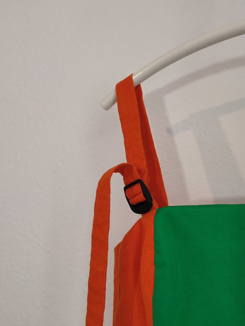 Grün orangenes Top