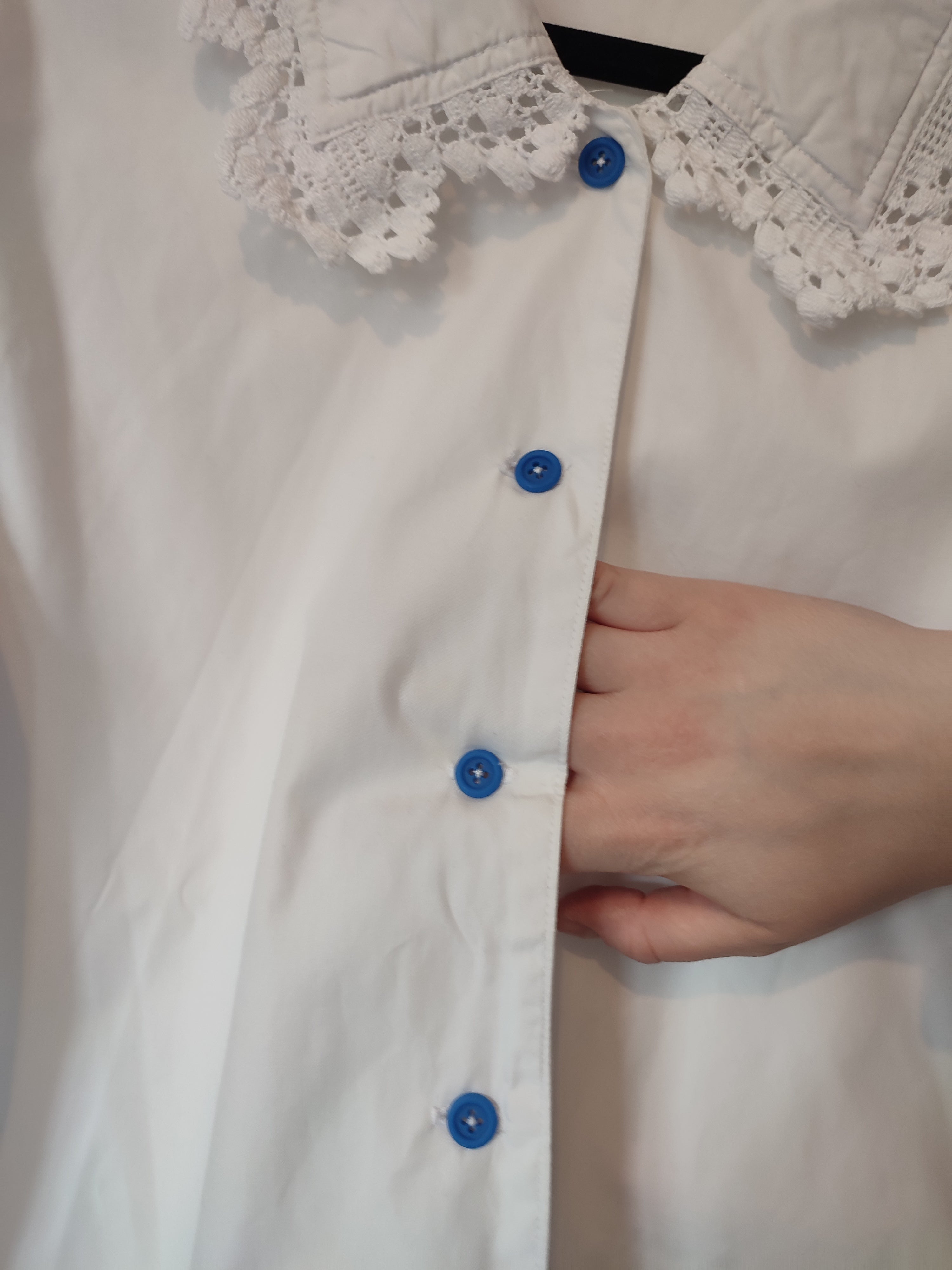 Weiße Baumwollbluse