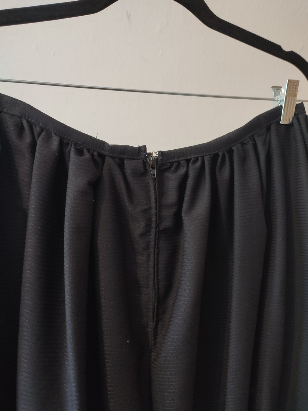 Langer blauer Rock
