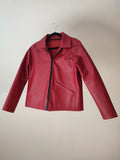 Rote Kunstlederjacke