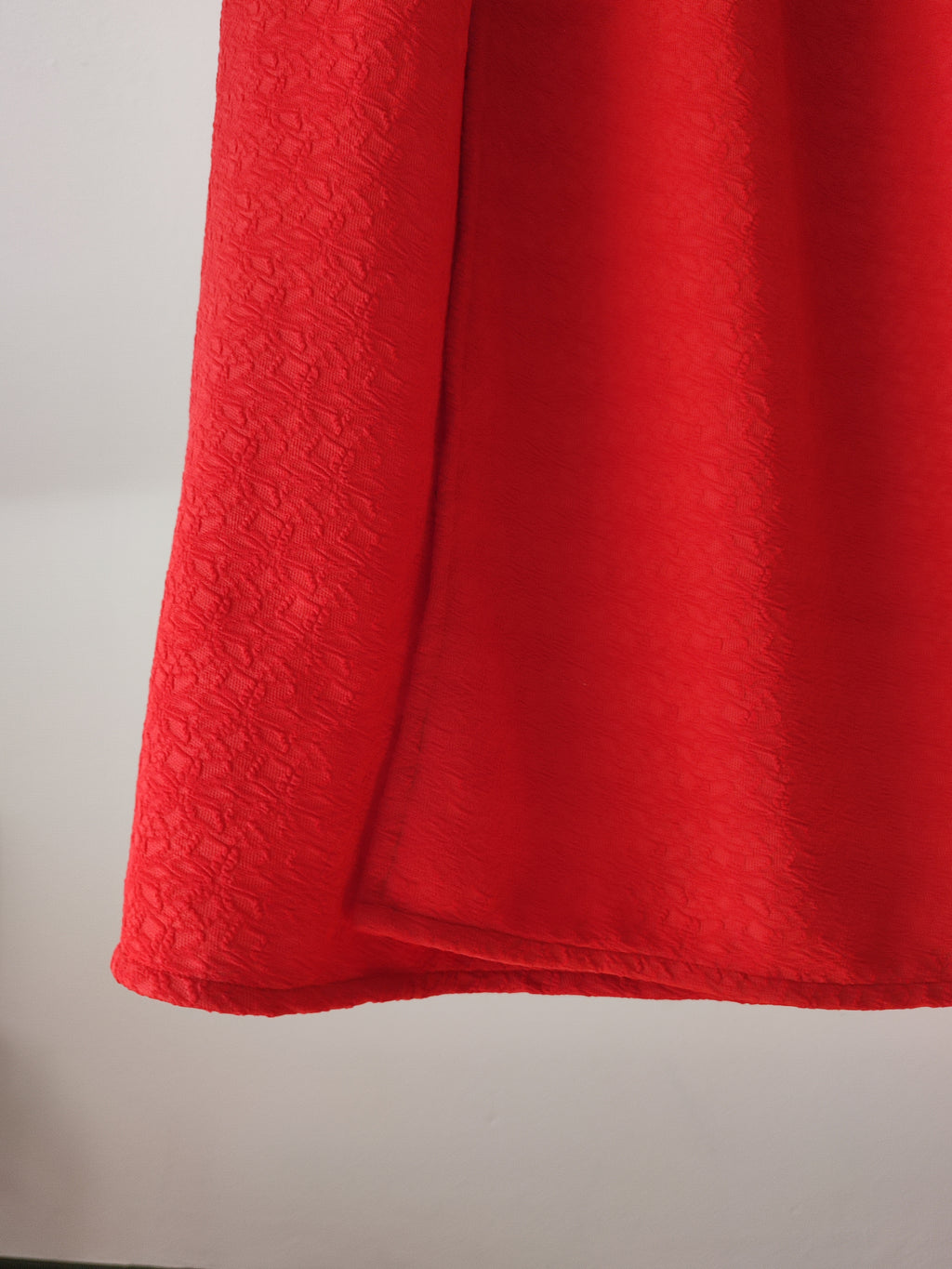 Langer roter Rock
