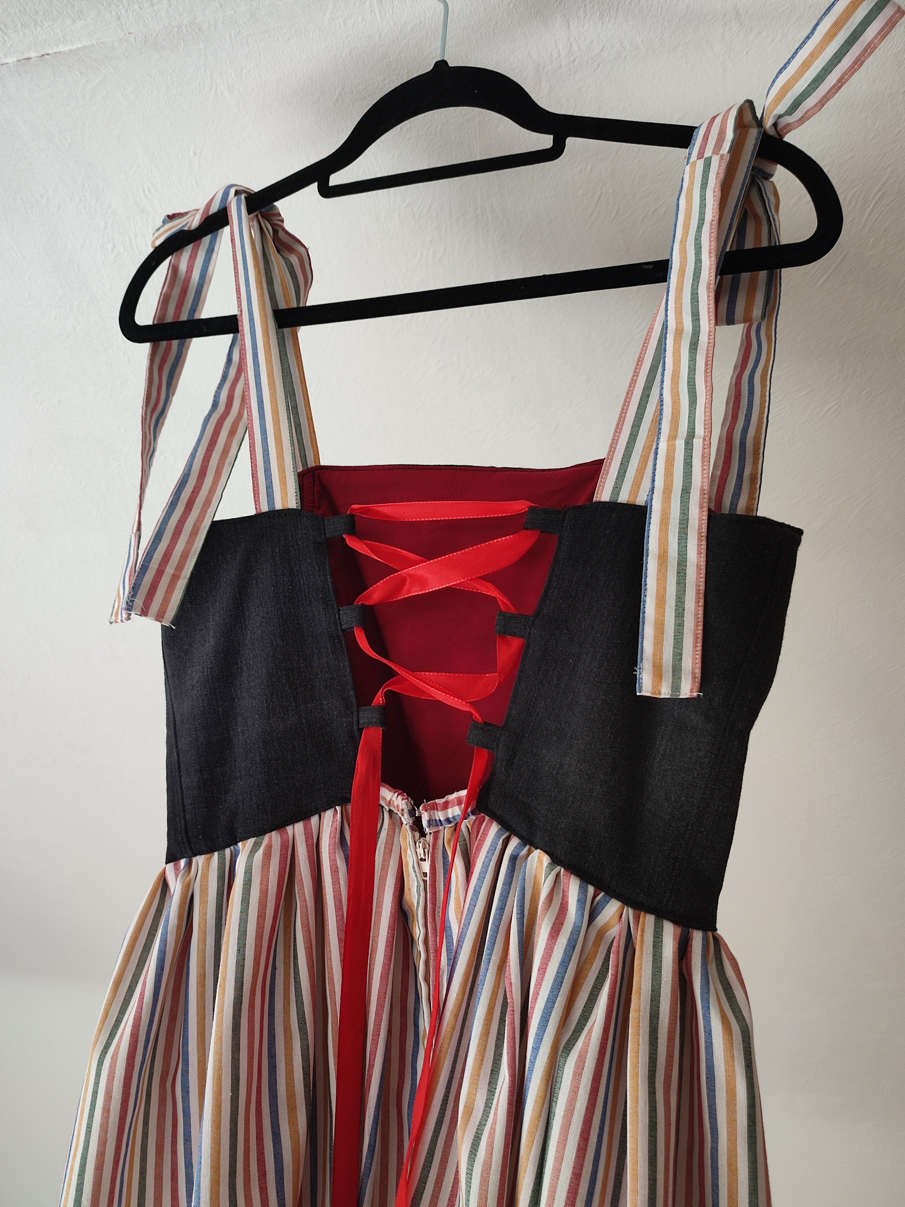 Regenbogen Kleid