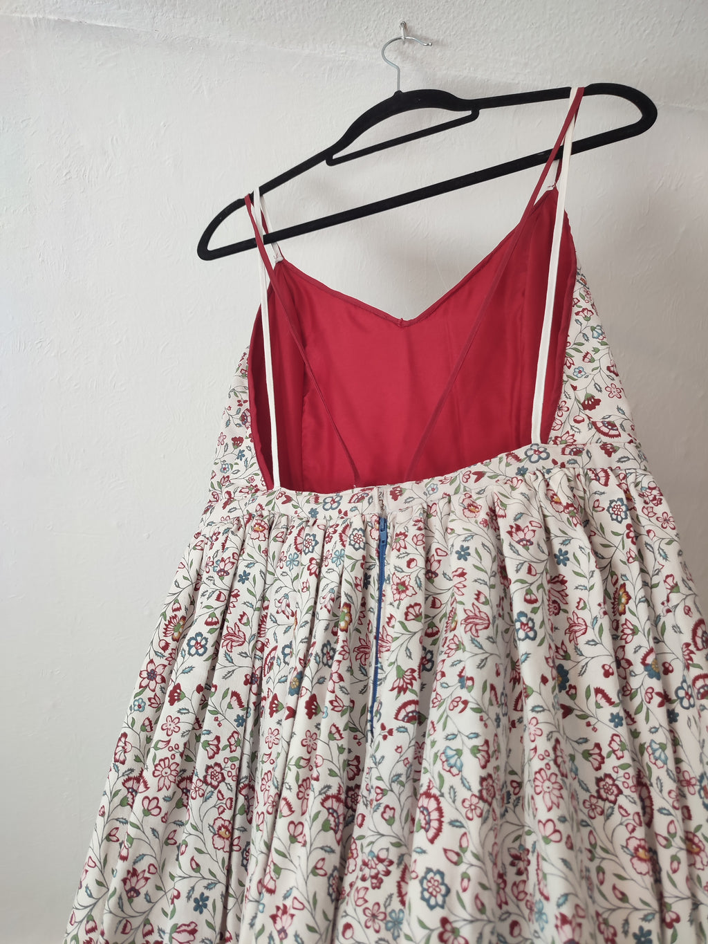 Rückenfreies Kleid
