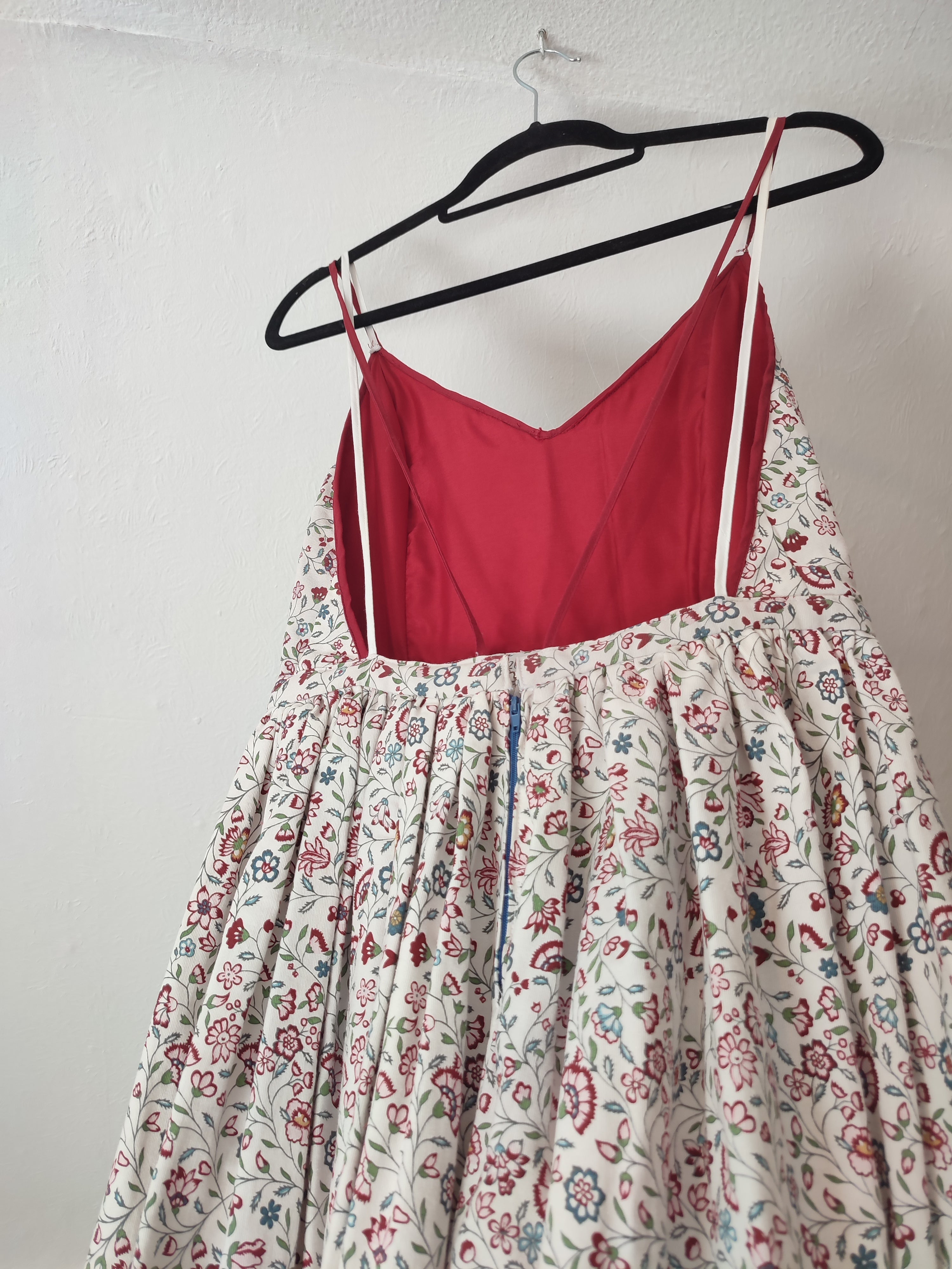 Rückenfreies Kleid
