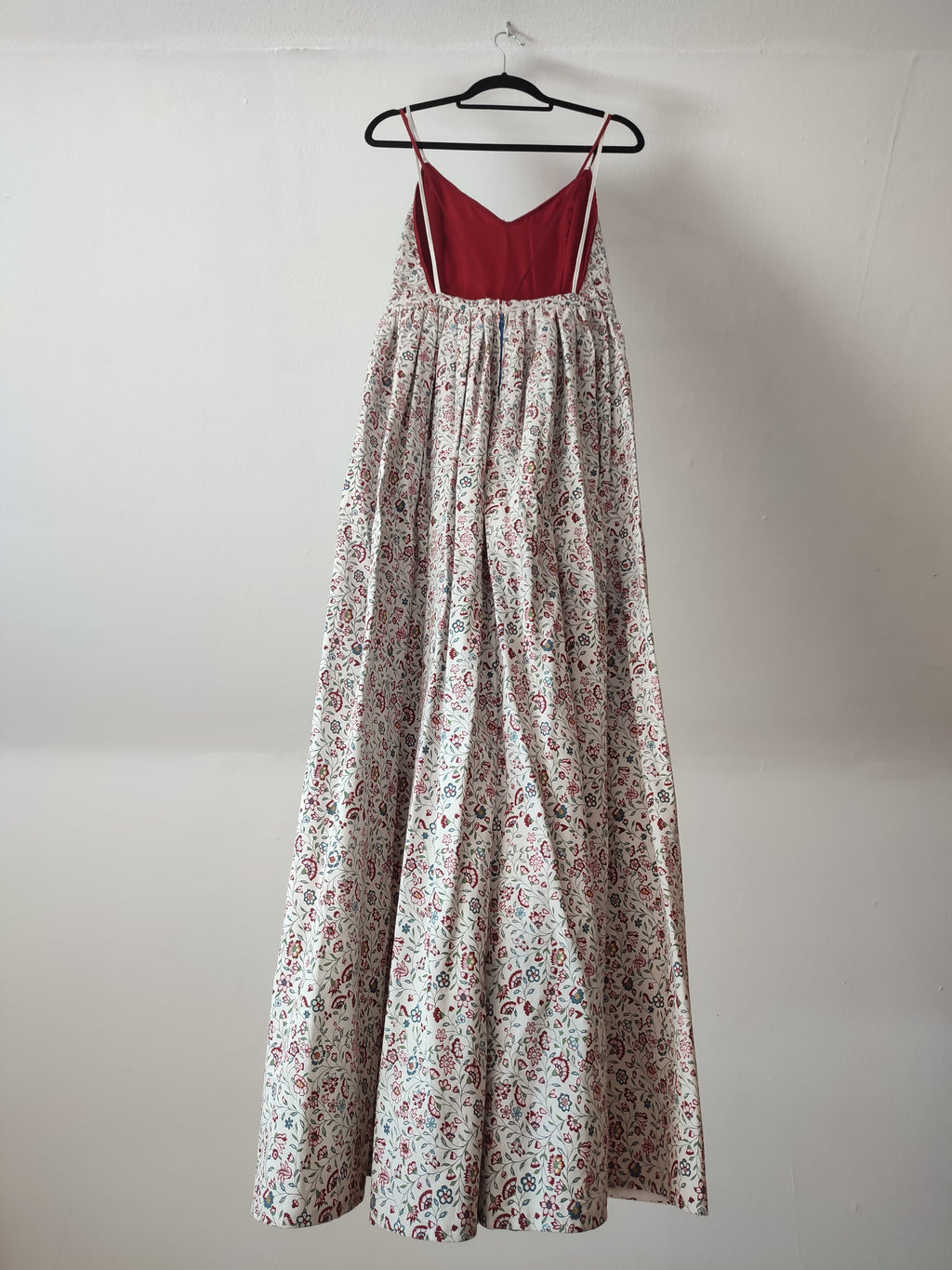 Rückenfreies Kleid