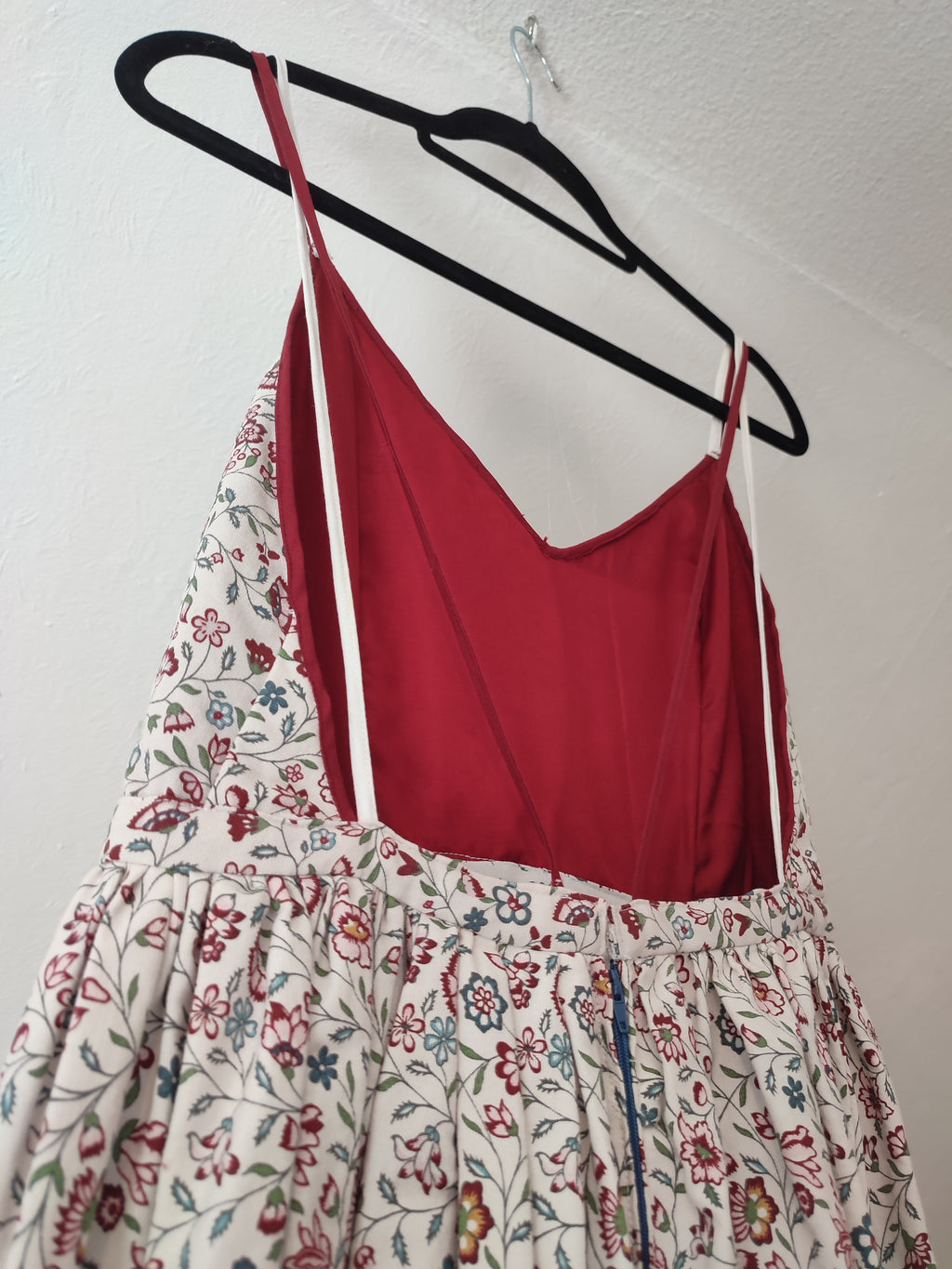 Rückenfreies Kleid