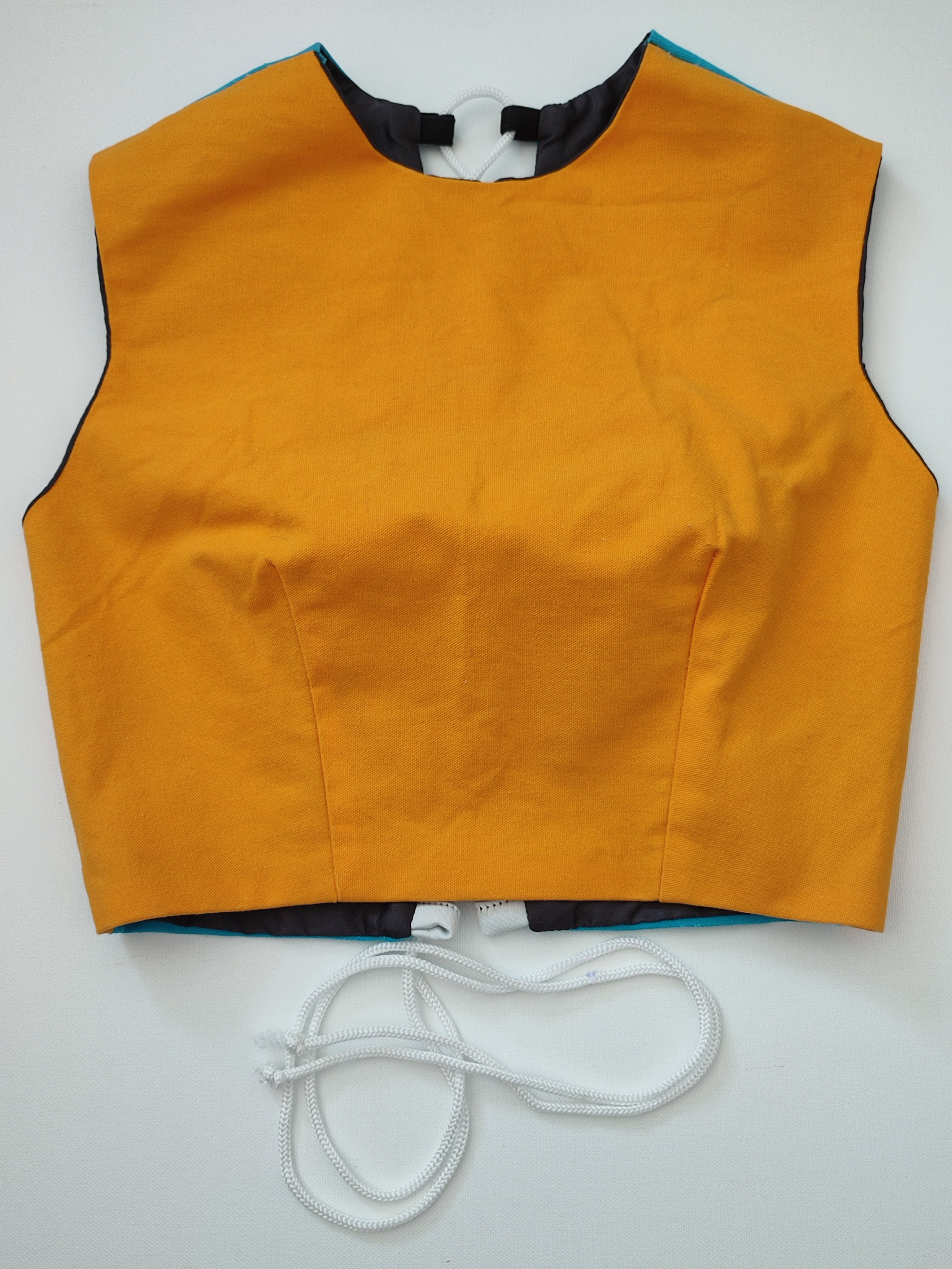 Orange blaues Top