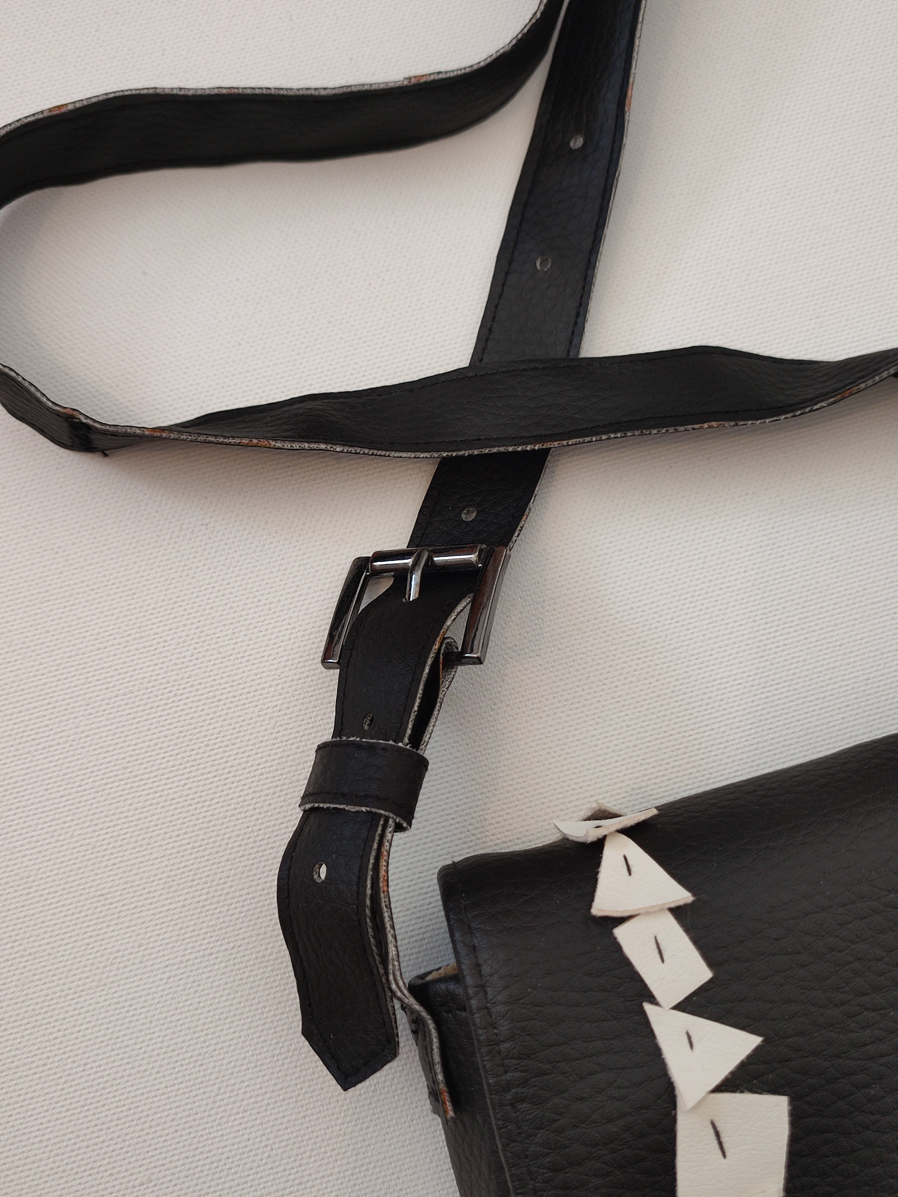 Kleine Kunstledertasche
