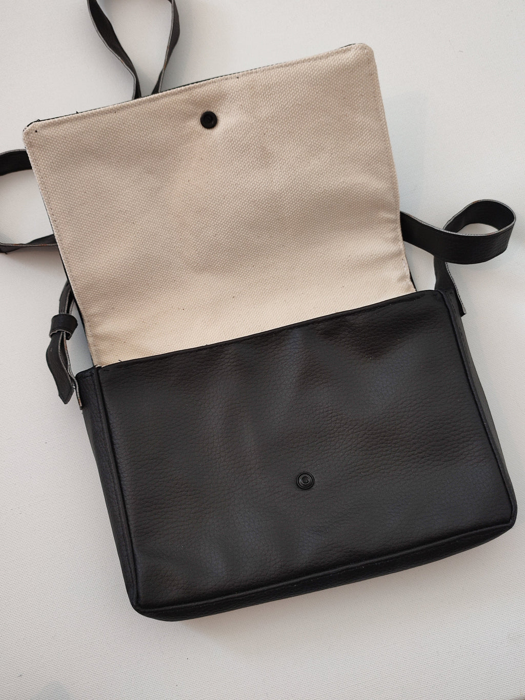 Kleine Kunstledertasche