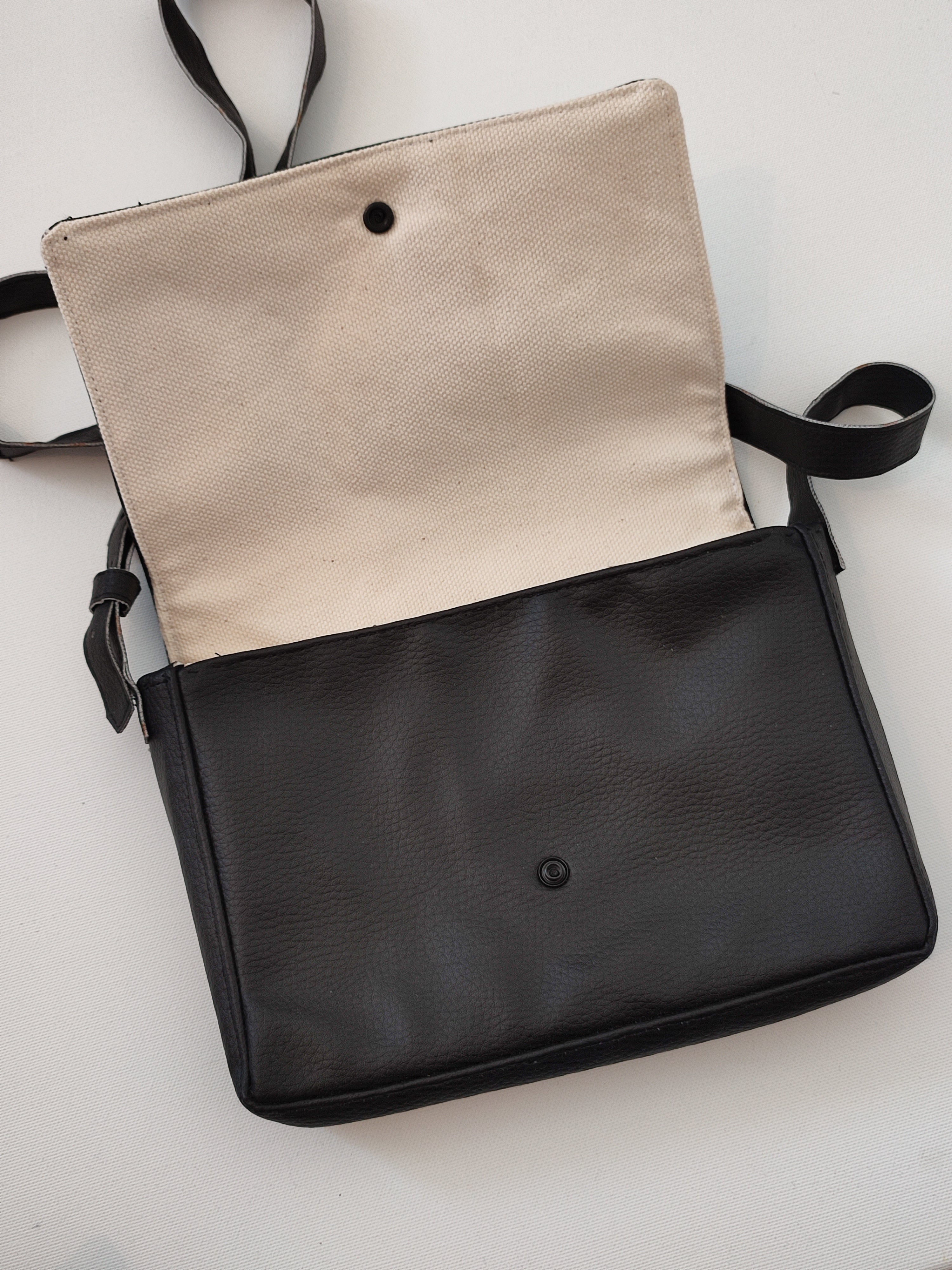 Kleine Kunstledertasche