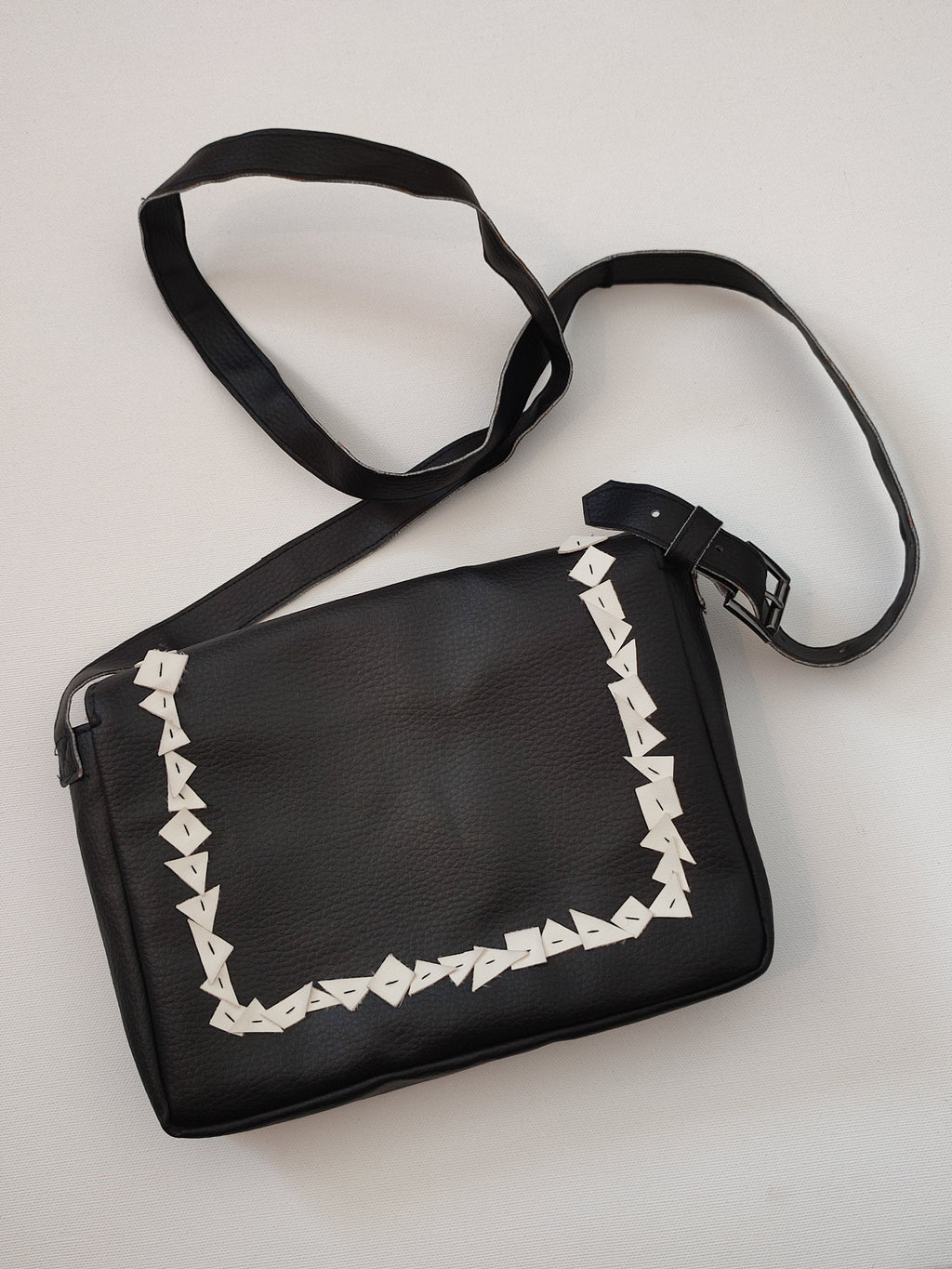 Kleine Kunstledertasche
