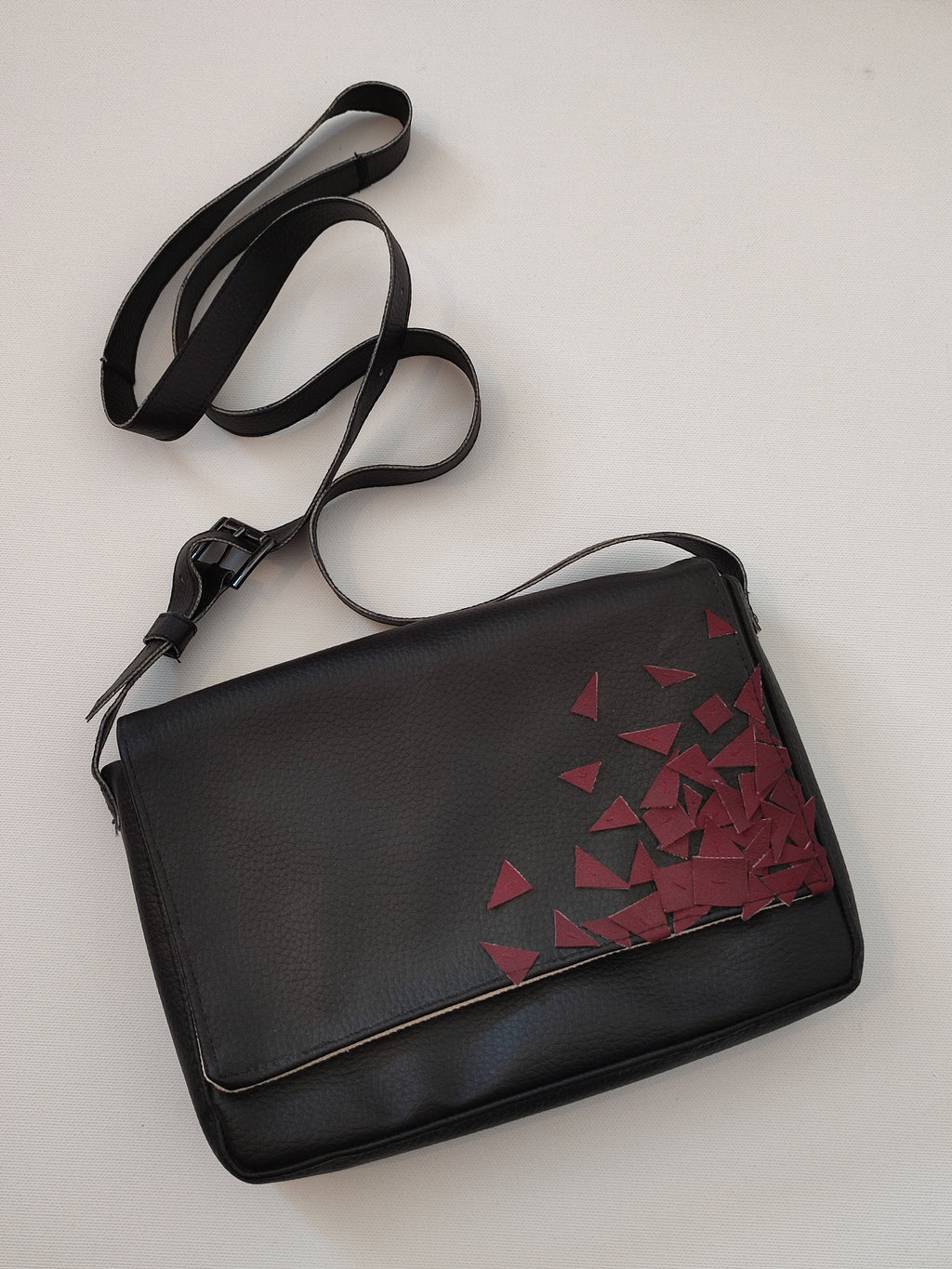Kleine Kunstledertasche