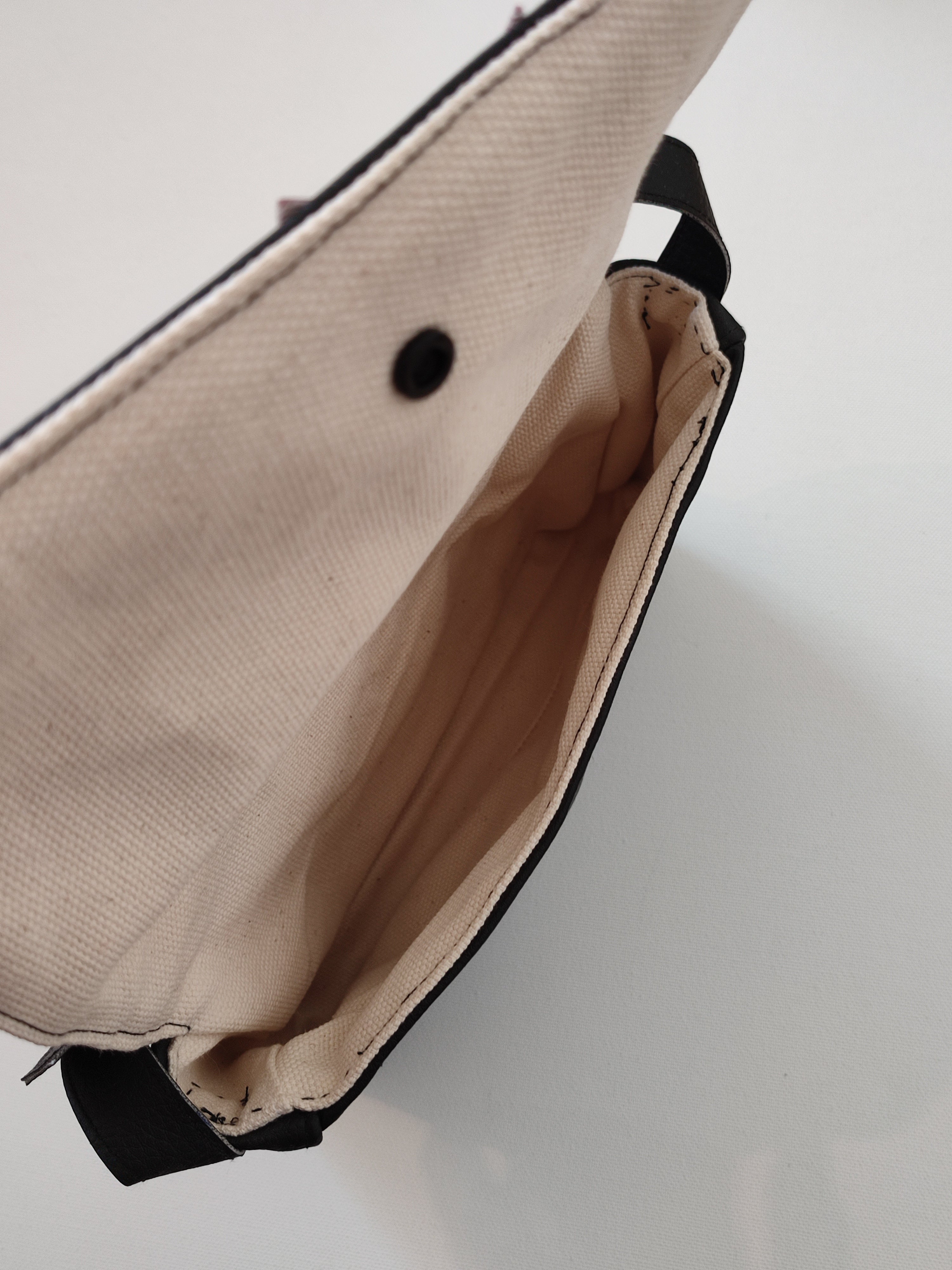 Kleine Kunstledertasche